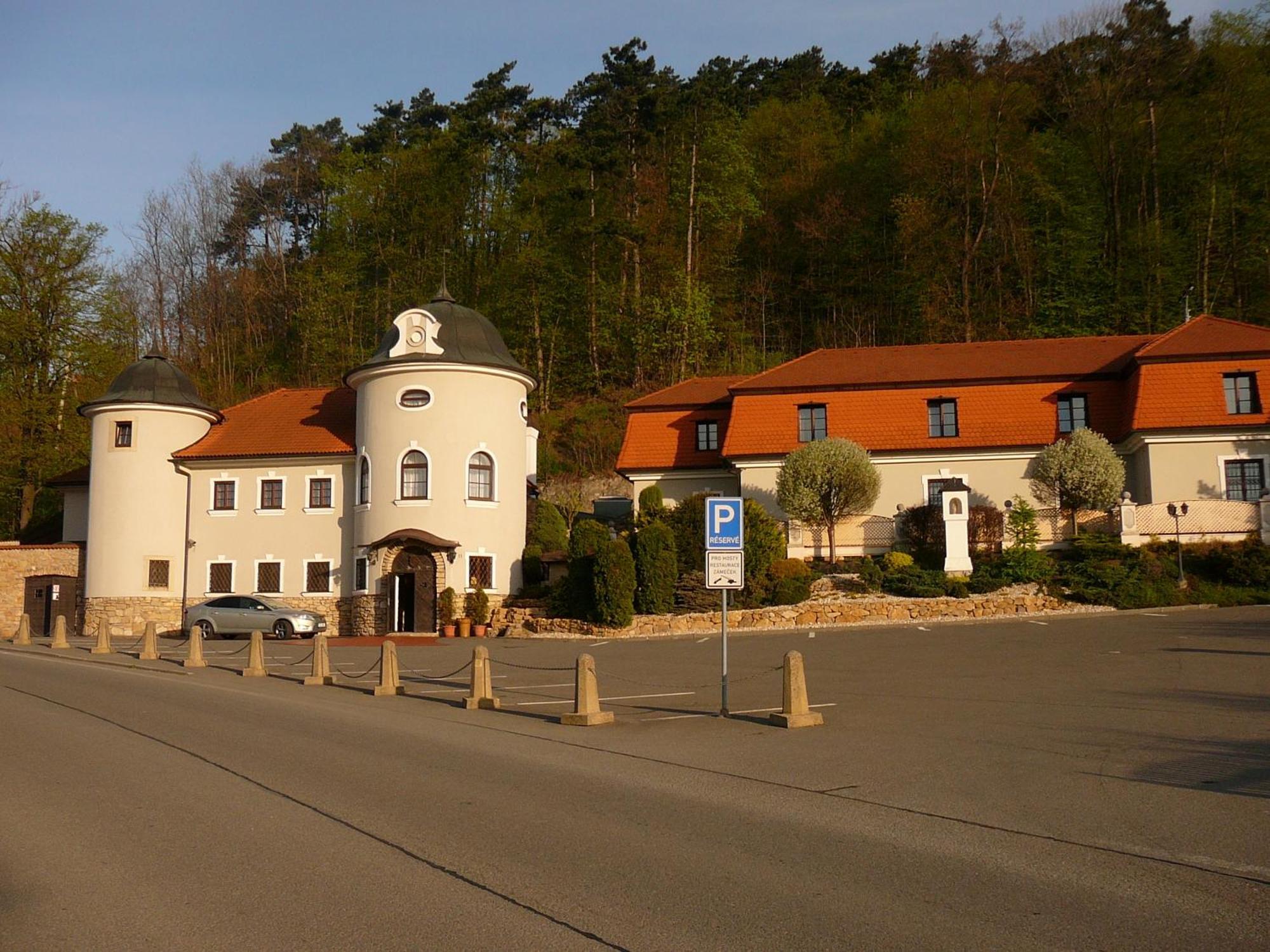 Hotel Zamecek Pod Hradem Stary Jicin 111 Exterior foto